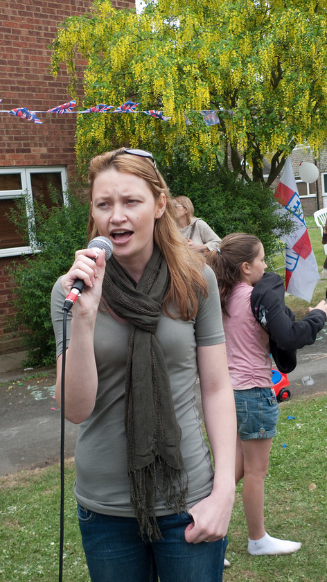 DGPX290411-030 
 Keywords: DGPX290411, Edmond Carr, Poets Estate, Royal Wedding, Street Party